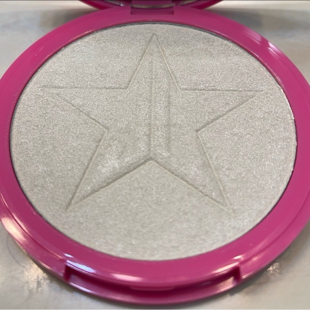Jeffree Star Cosmetics ~ ‘ICE COLD’ Skin Frost Highlighter Powder ~ FS ~ NIB - Picture 2 of 12